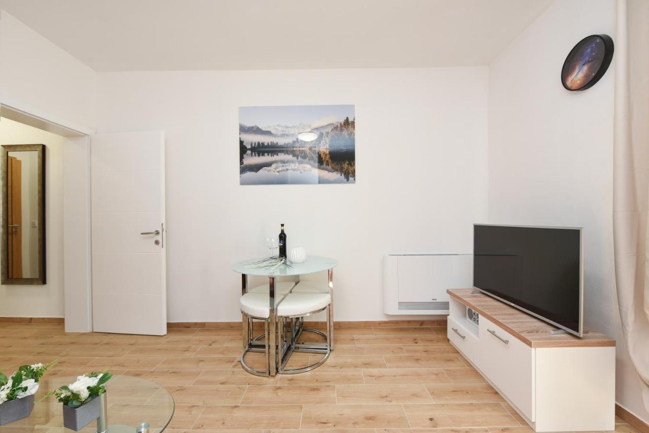 Apartments Lecija Zadar Bagian luar foto